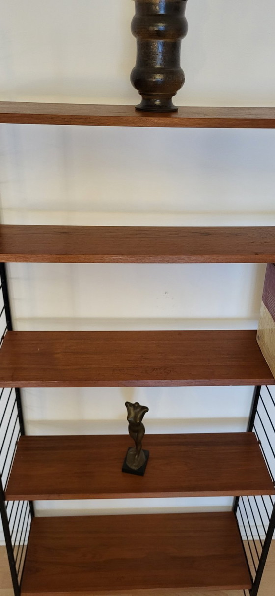 Scaffali a muro STRING - WHB 1960/1970, STRING WHB, Legno, Metallo, Marrone, Mid Century Modern (foto 3 di 9)