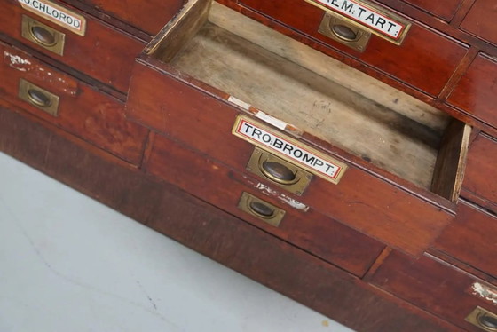 Image 1 of Engelse Victoriaanse apothekersbalie / vitrine uit de 19e eeuw
