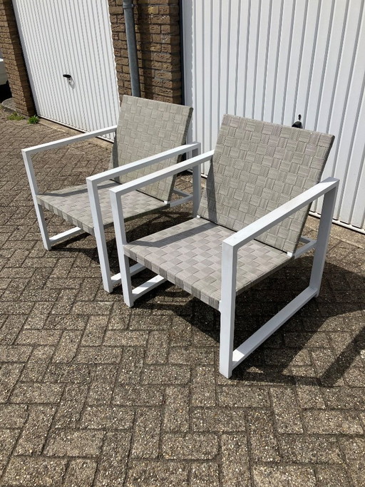 2 sillones y mesa