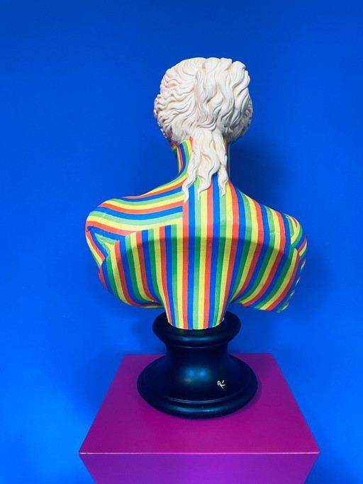 Busto - 'Personalidad dividida'