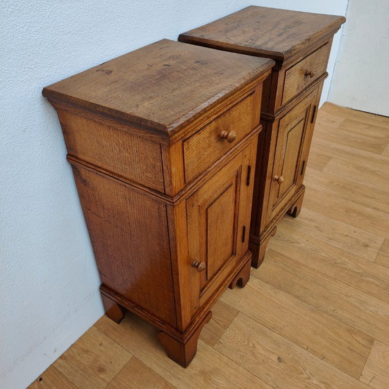 Image 1 of Set antiker Nachttische und Beistelltische aus Eiche