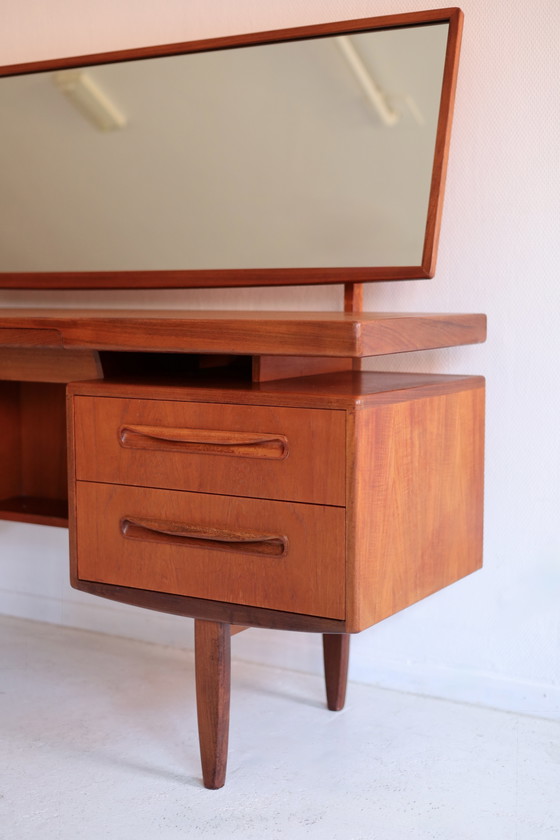 Tocador/escritorio G-Plan, Victor Wilkins, década de 1960. – Wood (photo 4 of 9)