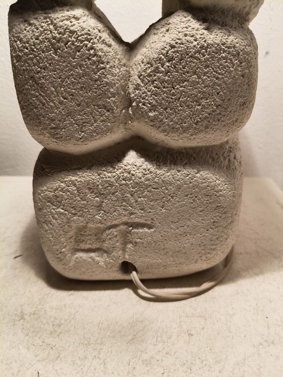 Image 1 of Mid century modern vintage design Franse brutalist Gard natuursteen tafellamp van ontwerper en beeldhouwer Albert Tormos 