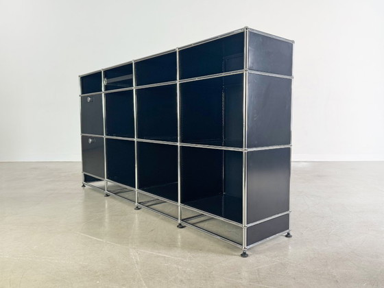 Image 1 of Credenza originale USM Haller 4x4 con cassetti e ripiano, colore nero.