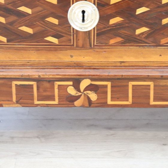 Elegante Antike Kommoden Aus Nussbaumholz Intarsien, Restauriert, Italien 18. Jahrhundert – Wood (photo 7 of 17)