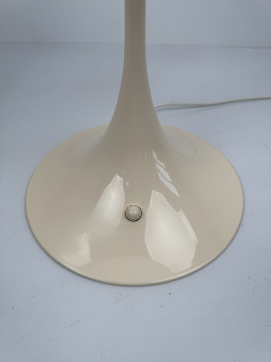 Image 1 of Louis Poulsen Panthella tafellamp – Ontworpen door Verner Panton