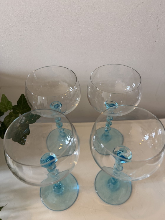 Ensemble de 4 verres à vin vintage à tiges torsadées bleu clair – Verres et carafes, Crystal (photo 4 of 5)