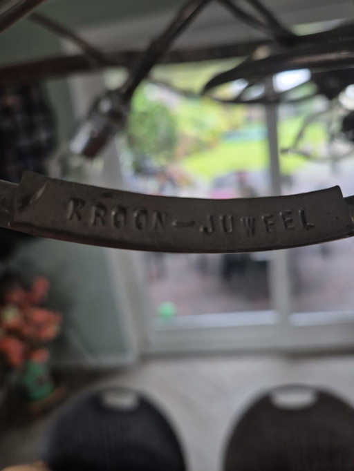 Hermosa lámpara Crown Jewel