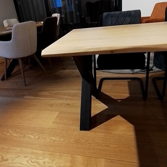 Image 1 of Table de salle à manger en tronc d'arbre de marque privée - 180 x 98