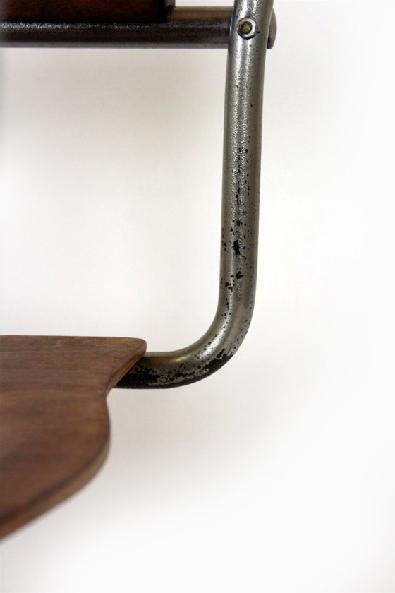 Image 1 of Gerestaureerde Bauhaus B34 cantileverstoel van multiplex en chroom, ontworpen door Marcel Breuer, begin jaren 30.