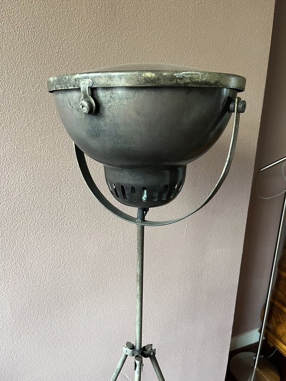 Image 1 of Industrielle Stativ-Stehleuchte (Zijlstra)