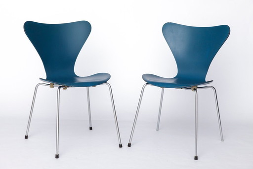 2 Arne Jacobsen Series 7 Chairs – Model 3107 – Fritz Hansen Vintage 1950s Dining Chairs