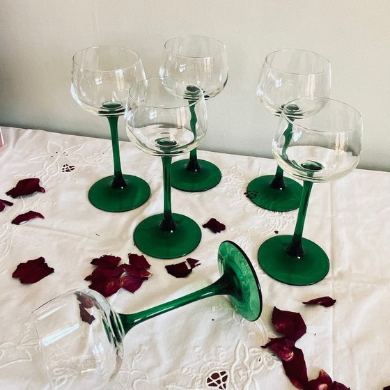 Image 1 of 6 verres à pied anciens à vin blanc Alsace pied vert Luminarc 