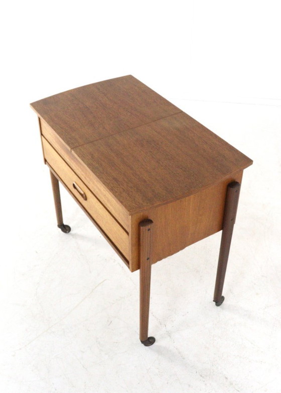 Image 1 of Vintage bijzetkastje kastje / naaikistje naaikastje Deens
