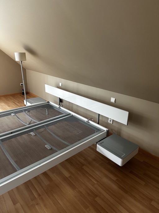 Letto matrimoniale Auping con 2 comodini