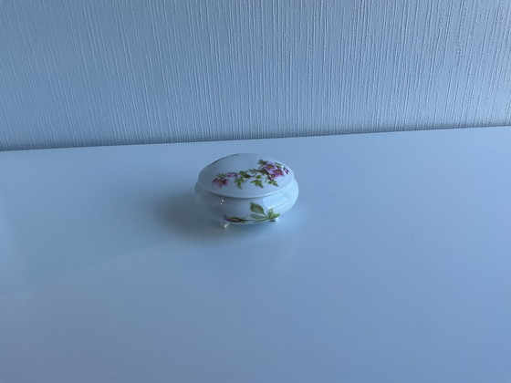 Image 1 of joyero de porcelana