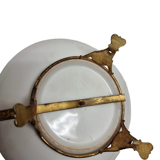 Image 1 of Alter bronzener Kerzenleuchter mit Porzellanteller