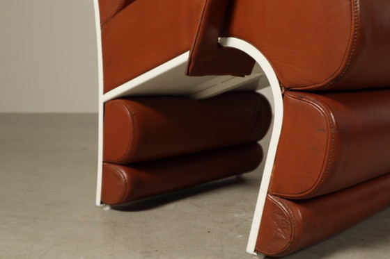 Pair of sculptural cognac leather armchairs, 1970s – Metal (photo 7 of 15)