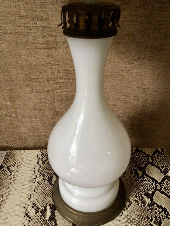 Image 1 of Lampada da tavolo vintage in vetro opalino
