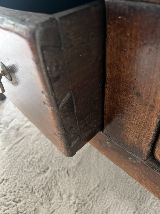 Image 1 of Englische antike Kommode mit 3 Schubladen aus dem 18. Jahrhundert (1750)