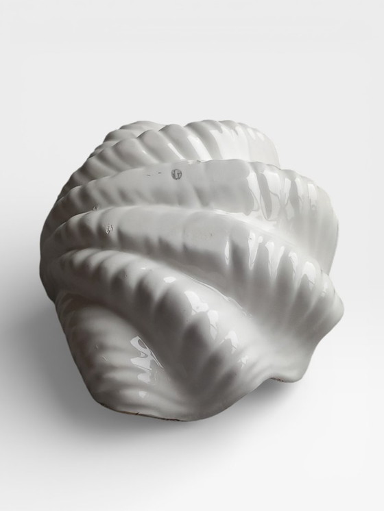 Image 1 of Vintage 1960s porseleinen schelpschaal met goudluster - Hollywood Regency stijl