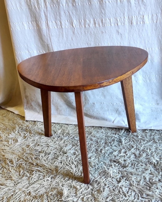 Image 1 of Tripod coffee table in free-form oak - 1950s/60s