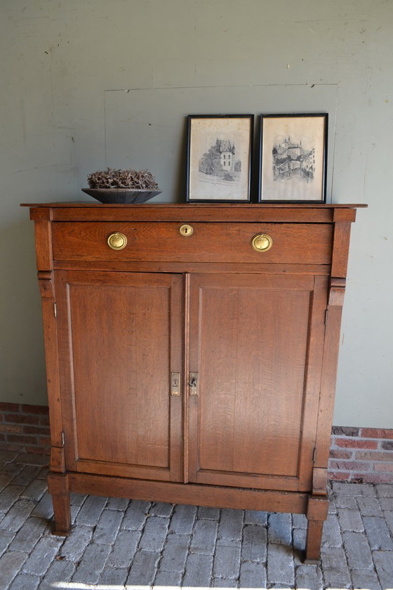 Image 1 of Armoire Empire ancienne en chêne pour fille.