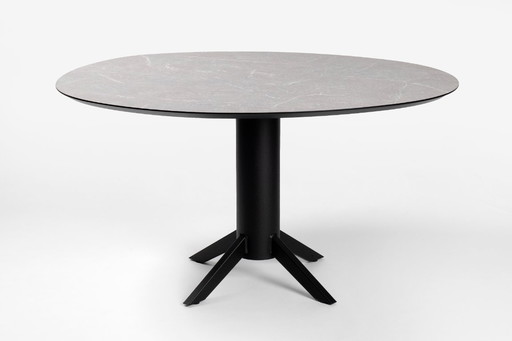 Organic round dining table 140x130