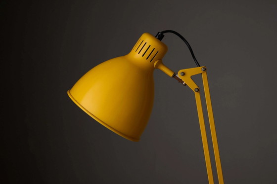 Gelbe 'Arma' Schreibtischlampe von Metalarte, Tischlampen, Gusseisen, Vintage (Foto 4 von 8)