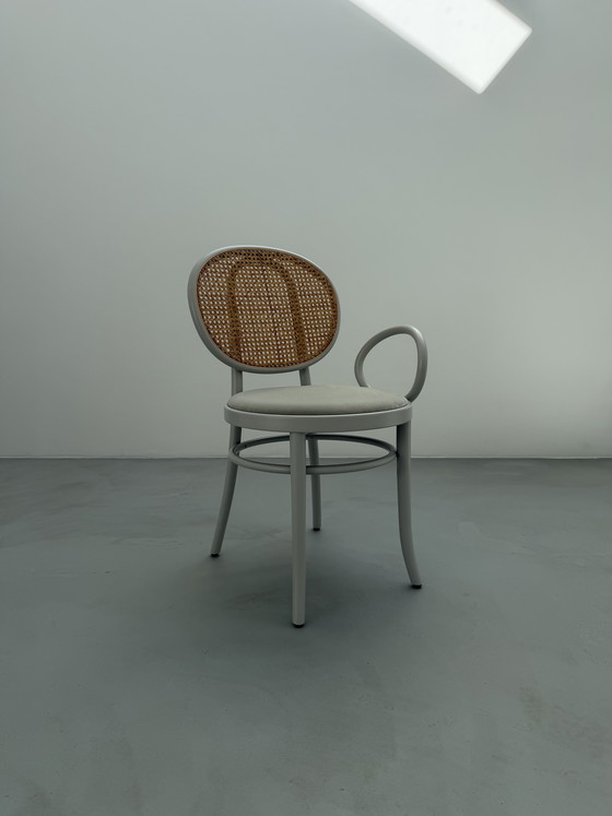 Image 1 of 4 chaises Thonet grises