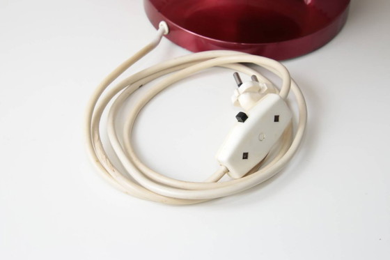 Image 1 of Vintage table lamp with fabric shade and red metal base – Retro design