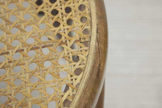 Sgabello vintage in stile Thonet in canna curvata, supporto per piante con seduta rotonda in rattan, (photo 16 of 16)