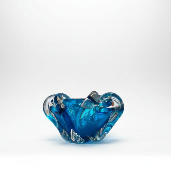Image 1 of Elegante cenicero/cuenco - Cristal artístico azul veneciano de Murano de la década de 1960.
