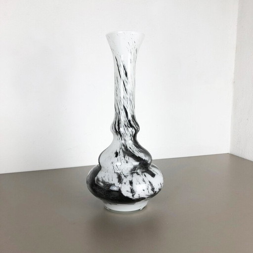 Vase vintage opalin Florence Italie par Carlo Moretti