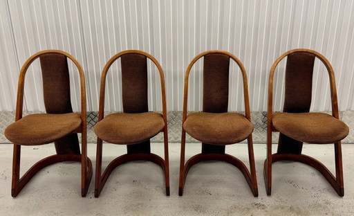 Ensemble de 4 chaises au design vintage