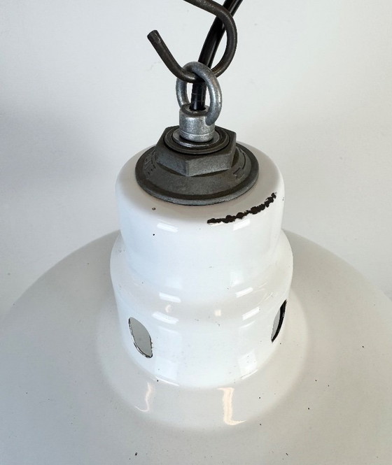 Image 1 of Industriële witte geëmailleerde fabriekshanglamp van Abolite, jaren 60