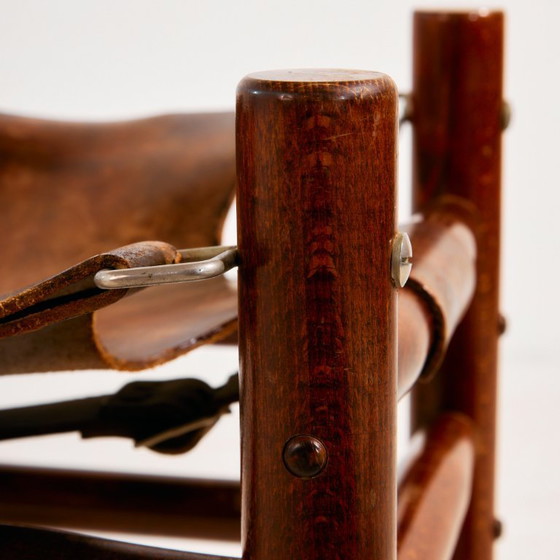 Image 1 of Poltrona e pouf in pelle di vitello ungherese, set da 2