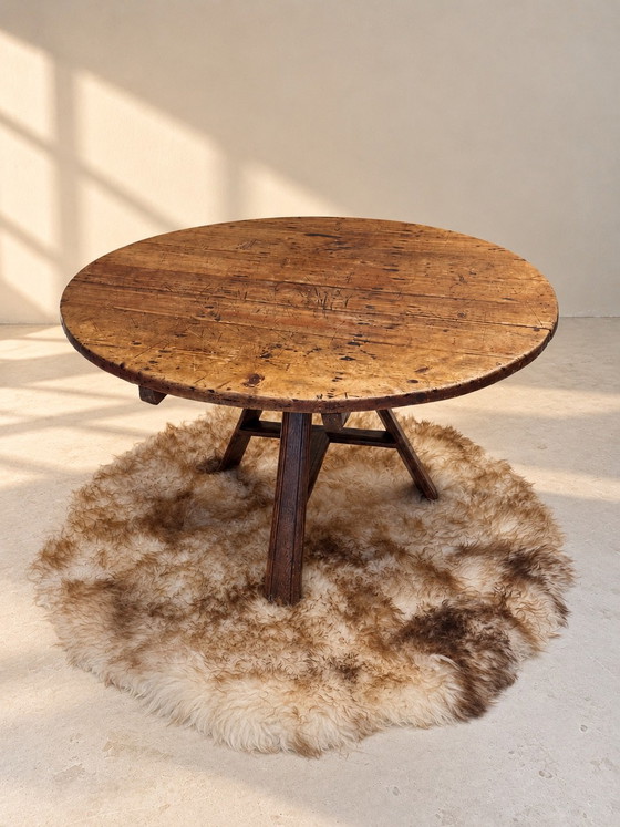 Tavolo da pranzo rotondo rustico vintage - Legno massello, carattere brutalista, Tavoli da pranzo, Marrone (foto 3 di 5)
