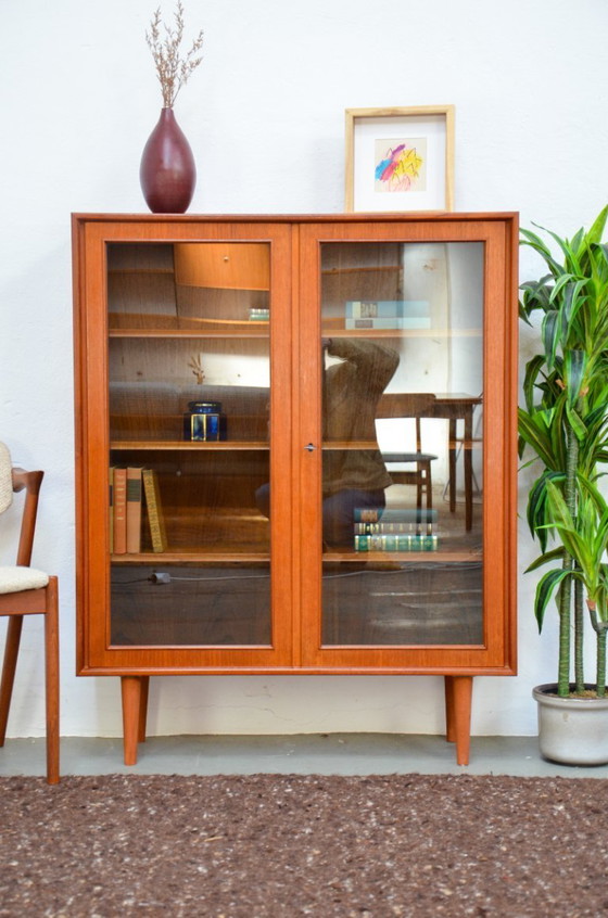 Image 1 of Vintage teakhouten vitrinekast, ladekast, dressoir, kledingkast, plank uit het midden van de vorige eeuw