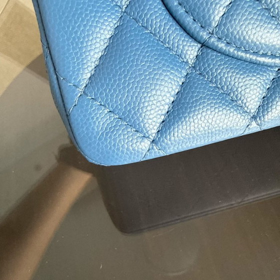 Image 1 of Chanel Classic Flap Small - Caviar 23CM Gewatteerd Oceaanblauw Goudkleurige Hardware Serie 30