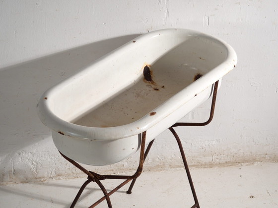 Antique bathtub in enamelled iron – Central Europe, circa 1950 #3 – Decorative Objects, Industrieel (photo 14 of 40)