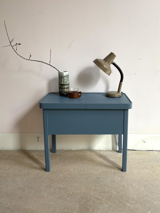 Sewing table - naaitafel met opslag - vintage uit Denemarken
