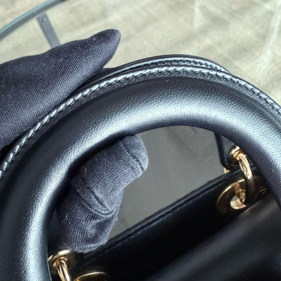 Image 1 of DIOR LADY MINI - PELLE DI AGNELLO CANNAGE, DETTAGLI IN ORO NERO, CINTURINO REGOLABILE