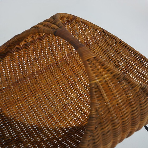 Tijdschriftenrek van rotan met metalen poten, jaren 1950 – Rattan (photo 8 of 12)