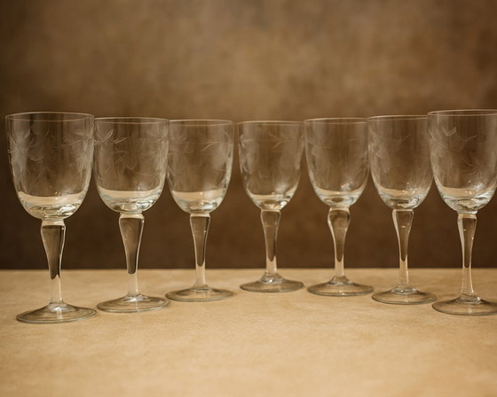 Image 1 of Bicchieri da vino vintage con foglia incisa – Set di (6+1)