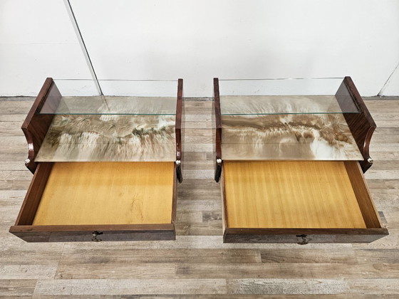 Paar Nachttische aus Mahagoni im Mid-Century-Stil der 1960er Jahre mit doppelten Glasplatten – Wood (photo 16 of 21)