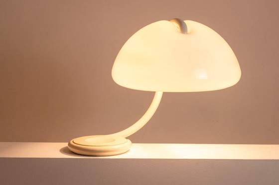 Elio Martinelli. "Serpente" Table Lamp in White. 1960s-70s – Martinelli Luce, Metal, Plastic (photo 8 of 9)