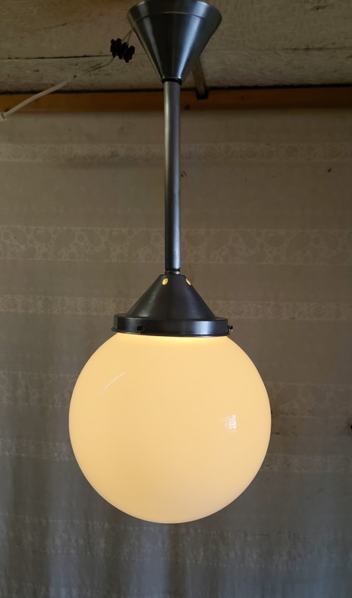 Art Deco XL hanglamp met opalen bol, 25 cm diameter - midden 20e eeuw – hanglampen, Glass