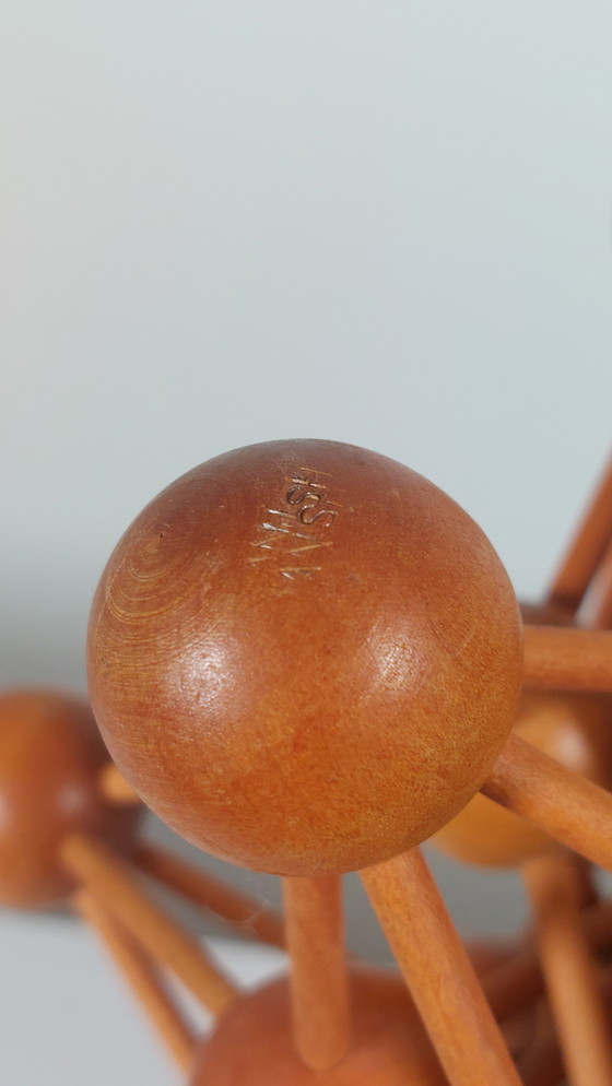 Image 1 of Modello strutturale decorativo in legno d'epoca di metà secolo, modello didattico danese scandinavo