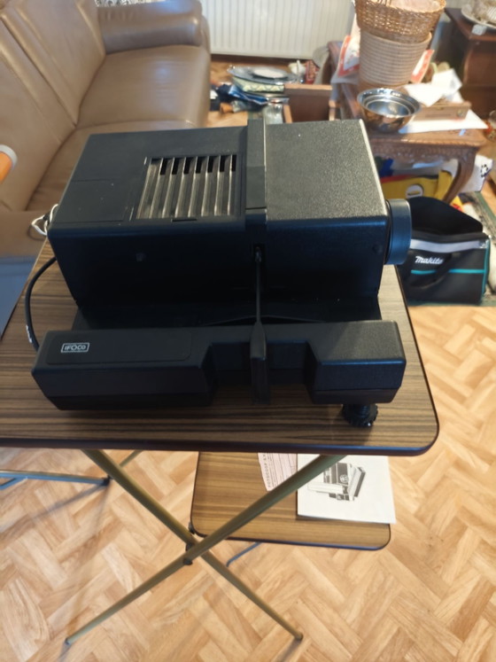 complete vintage slide projector set/ analog home cinema, Ifoco, Decorative Objects, Metal, Plastic, Black (photo 2 of 15)
